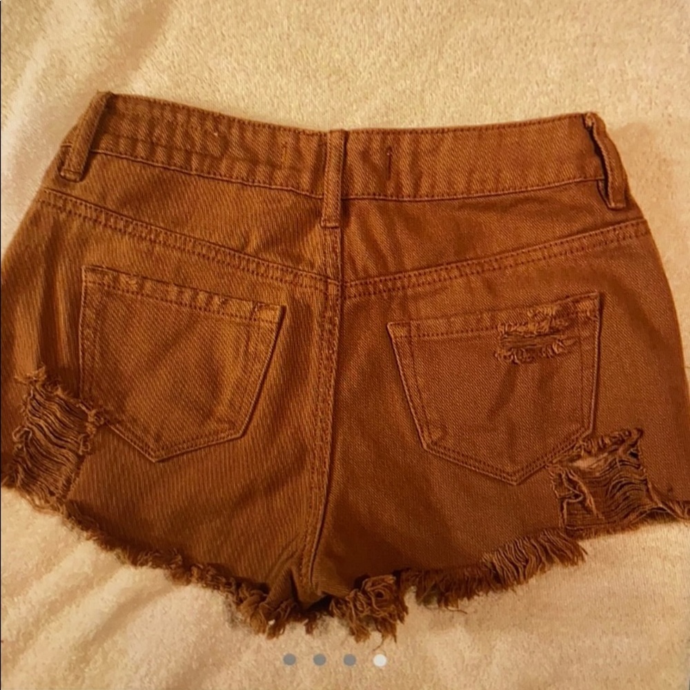 Brown Ripped Shorts 🤎 - Picture 2 of 4